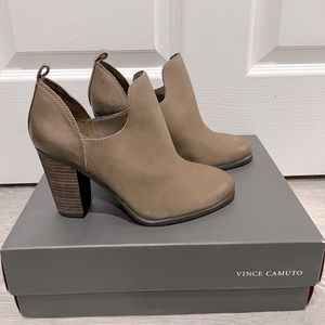 Vince Camuto, beige taupe booties, size 7.5
